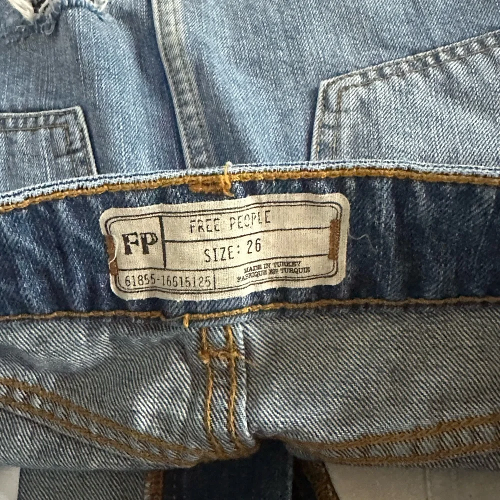 Free People Medium Wash Denim Studded Distressed Floral Mini Skirt Size 26